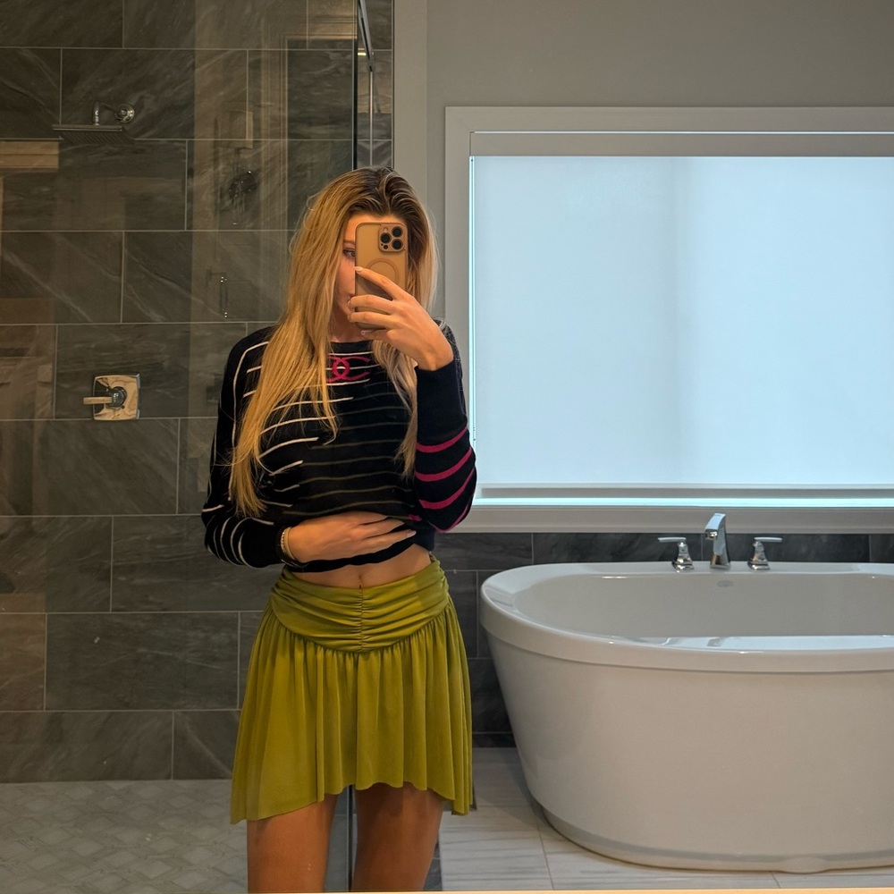 Hours skirt purchased on Revolve 💚